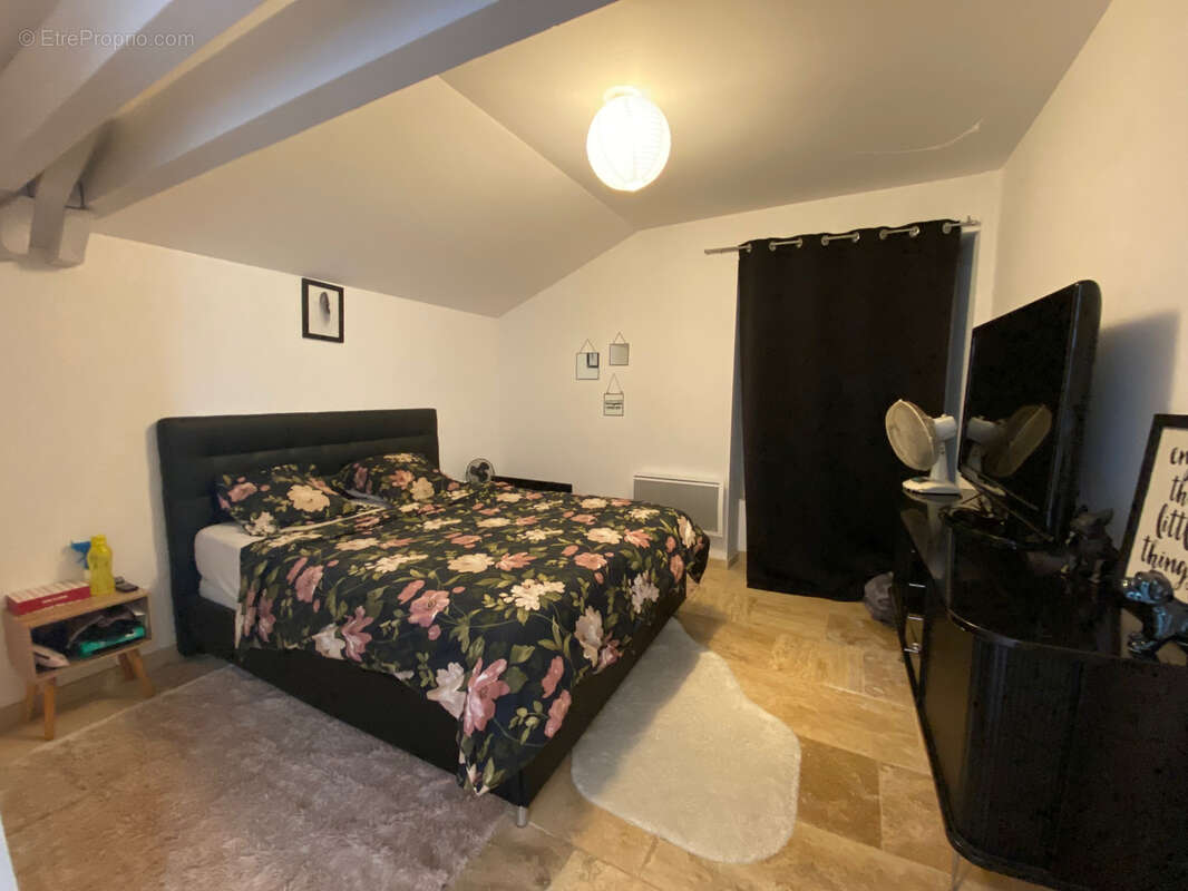 Maison à PUY-L&#039;EVEQUE