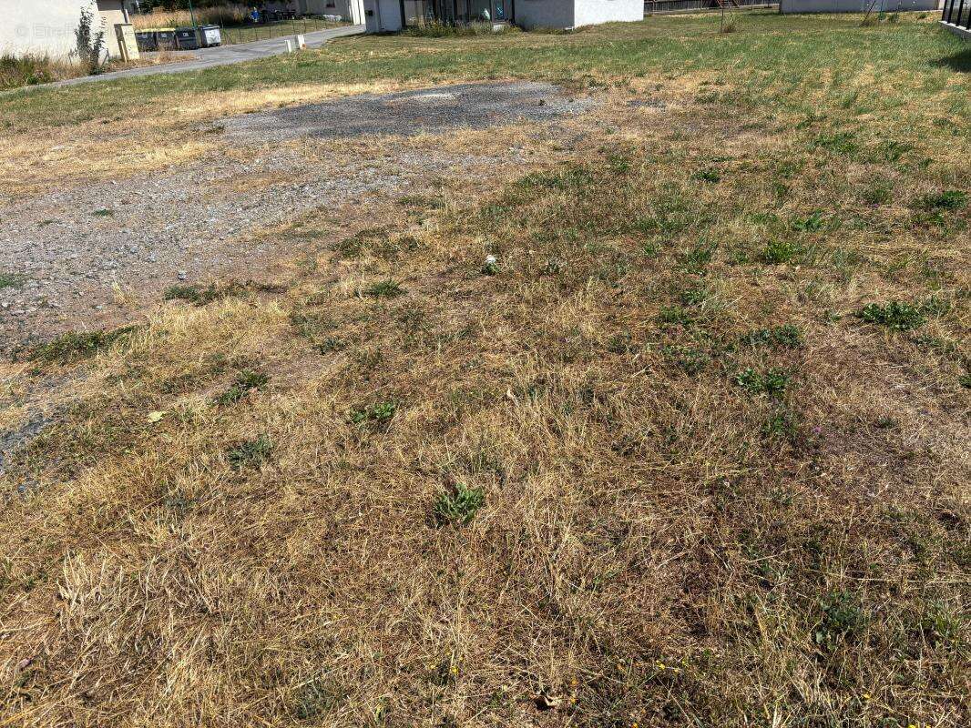 Terrain à COUCOURON