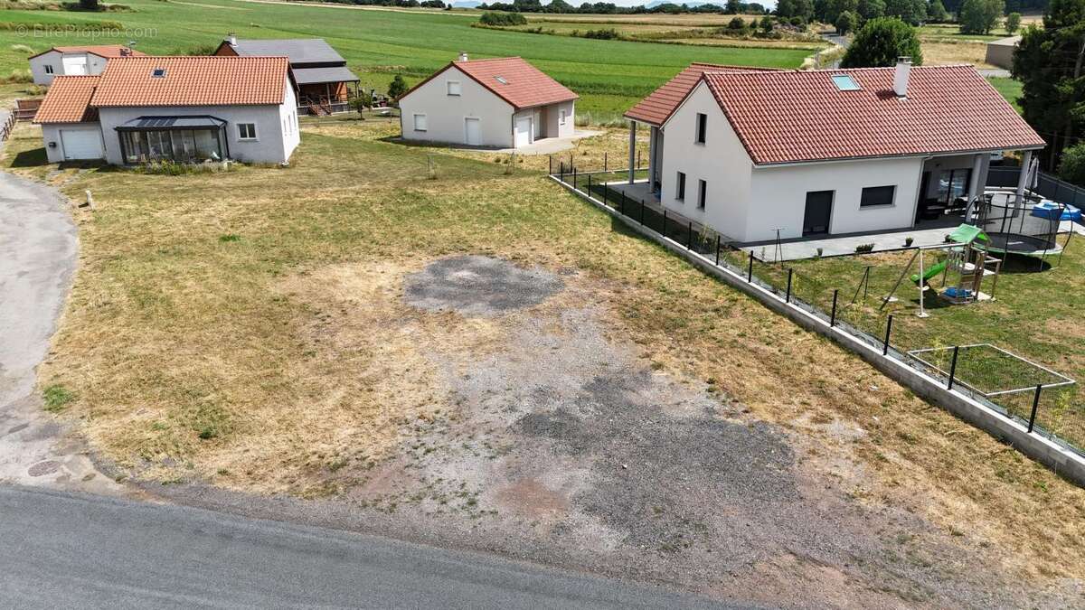 Terrain à COUCOURON