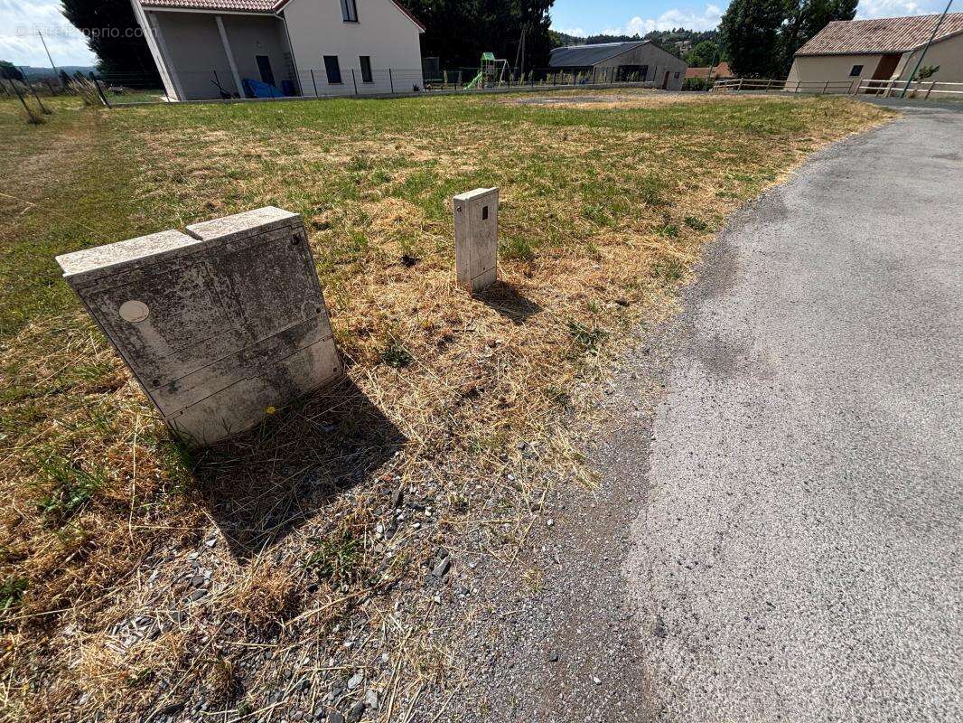 Terrain à COUCOURON