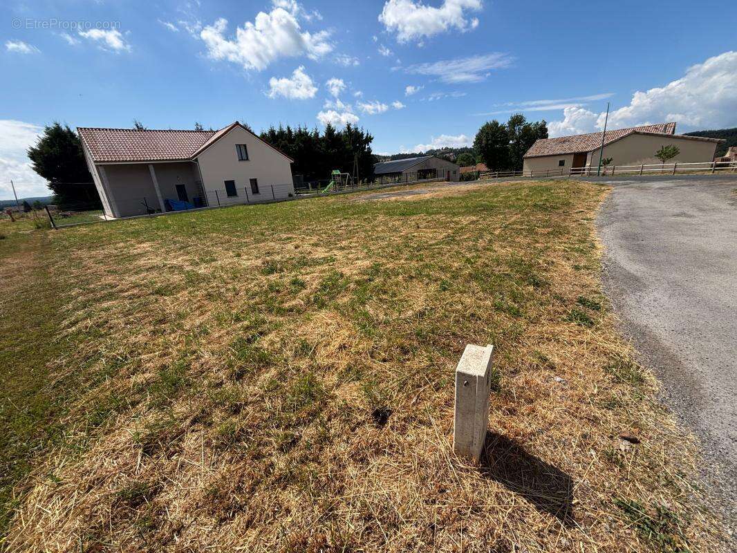 Terrain à COUCOURON