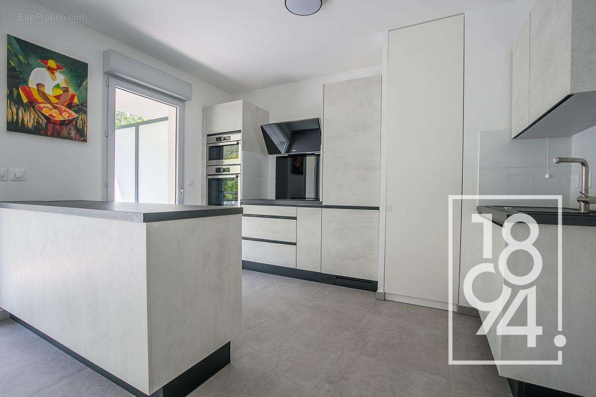 Appartement à MARSEILLE-9E