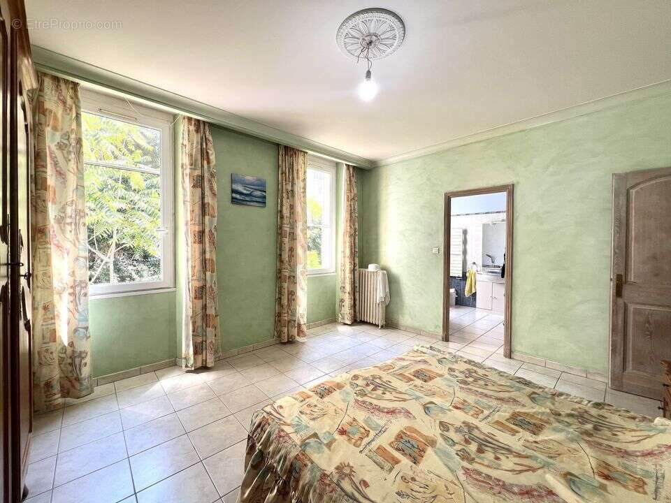 Maison à MARSEILLE-4E