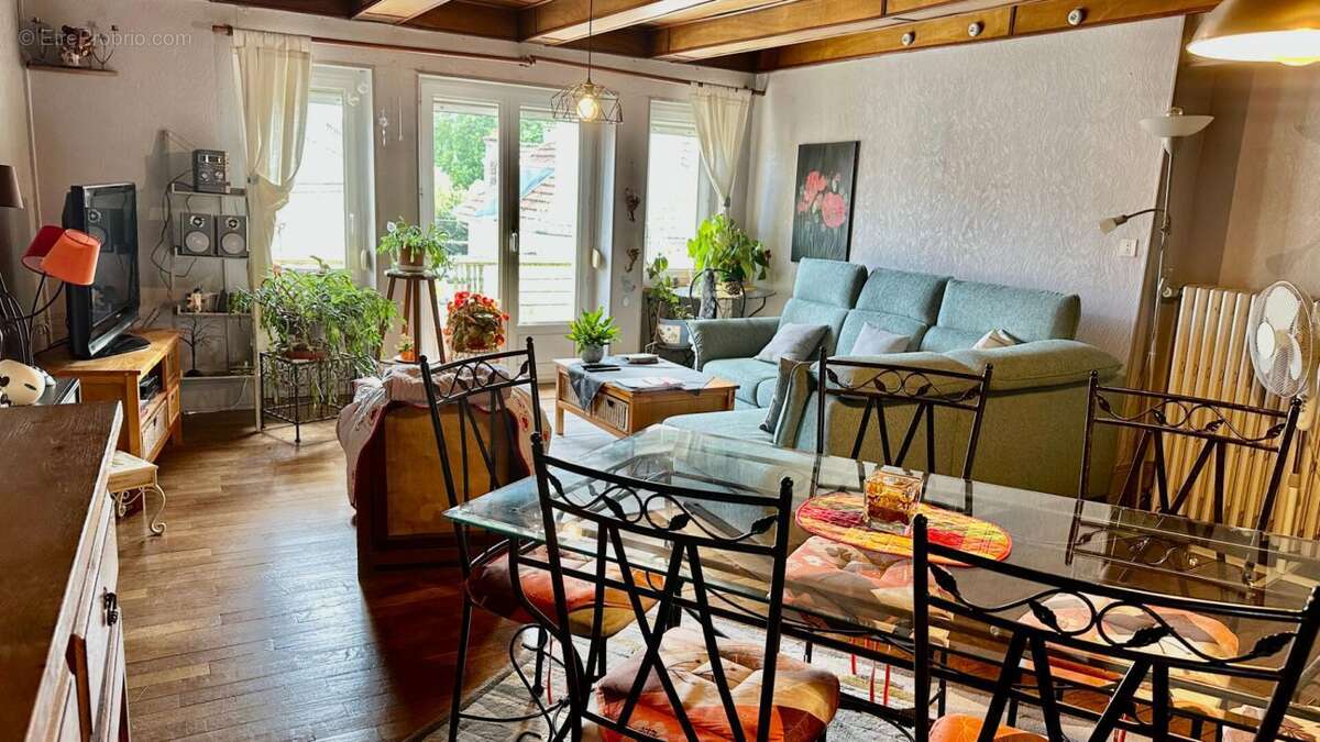 Appartement à HERICOURT