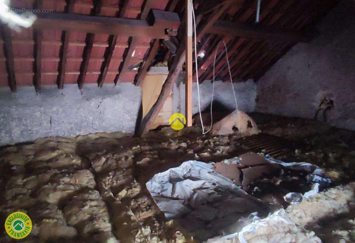 Maison à DUN-SUR-AURON