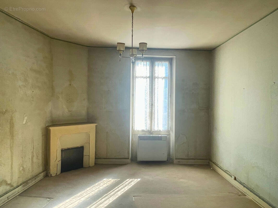 Maison à CHATEAUBERNARD