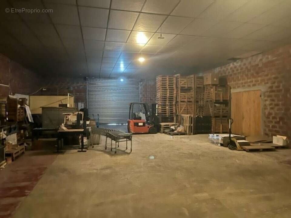 Commerce à SAINT-LOUBES