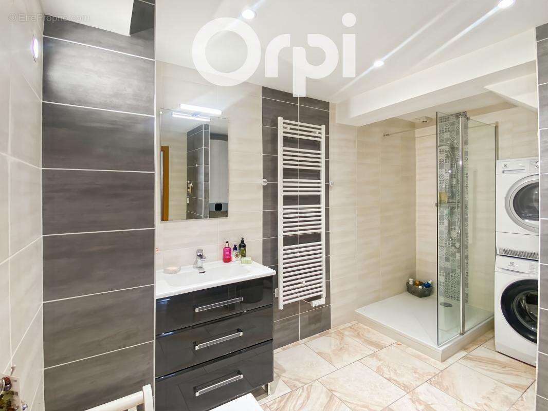 Appartement à LACHELLE