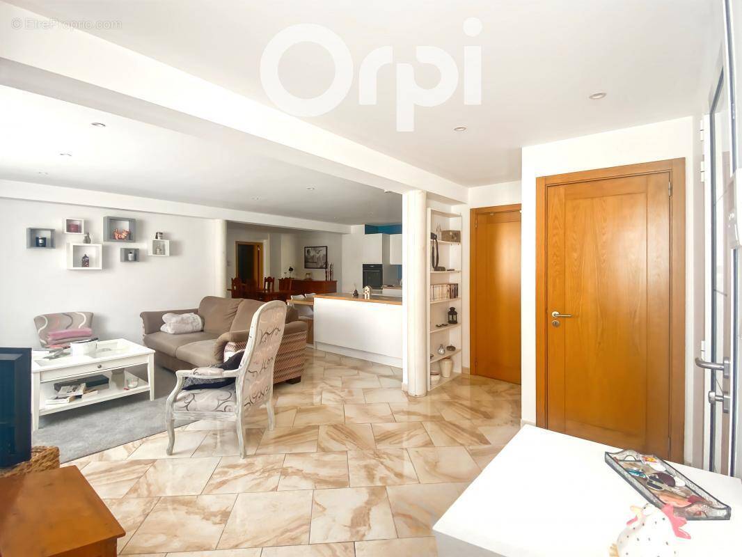 Appartement à LACHELLE