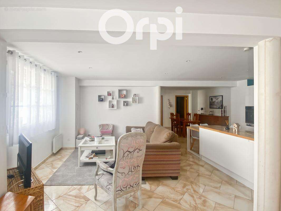 Appartement à LACHELLE