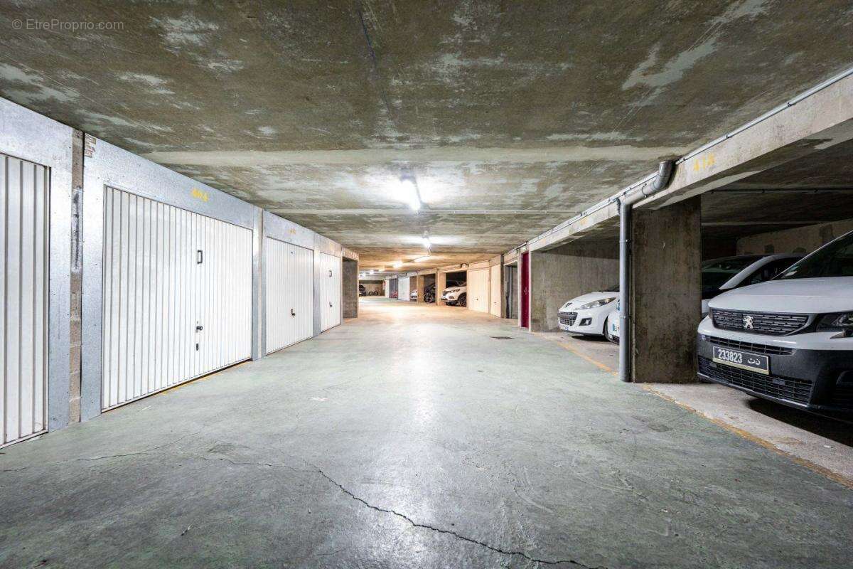 Parking à PARIS-19E