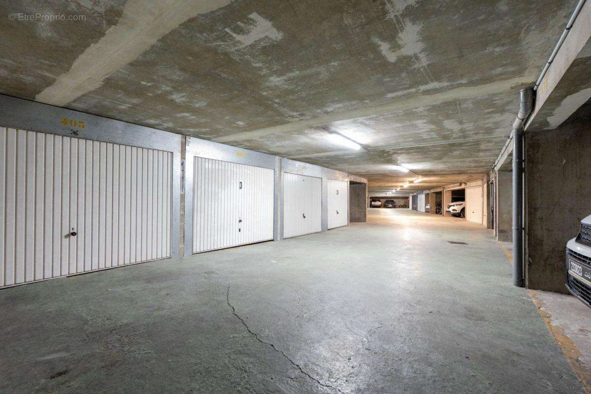 Parking à PARIS-19E