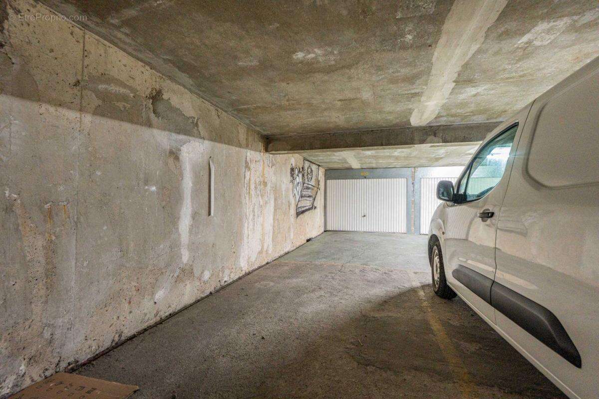 Parking à PARIS-19E
