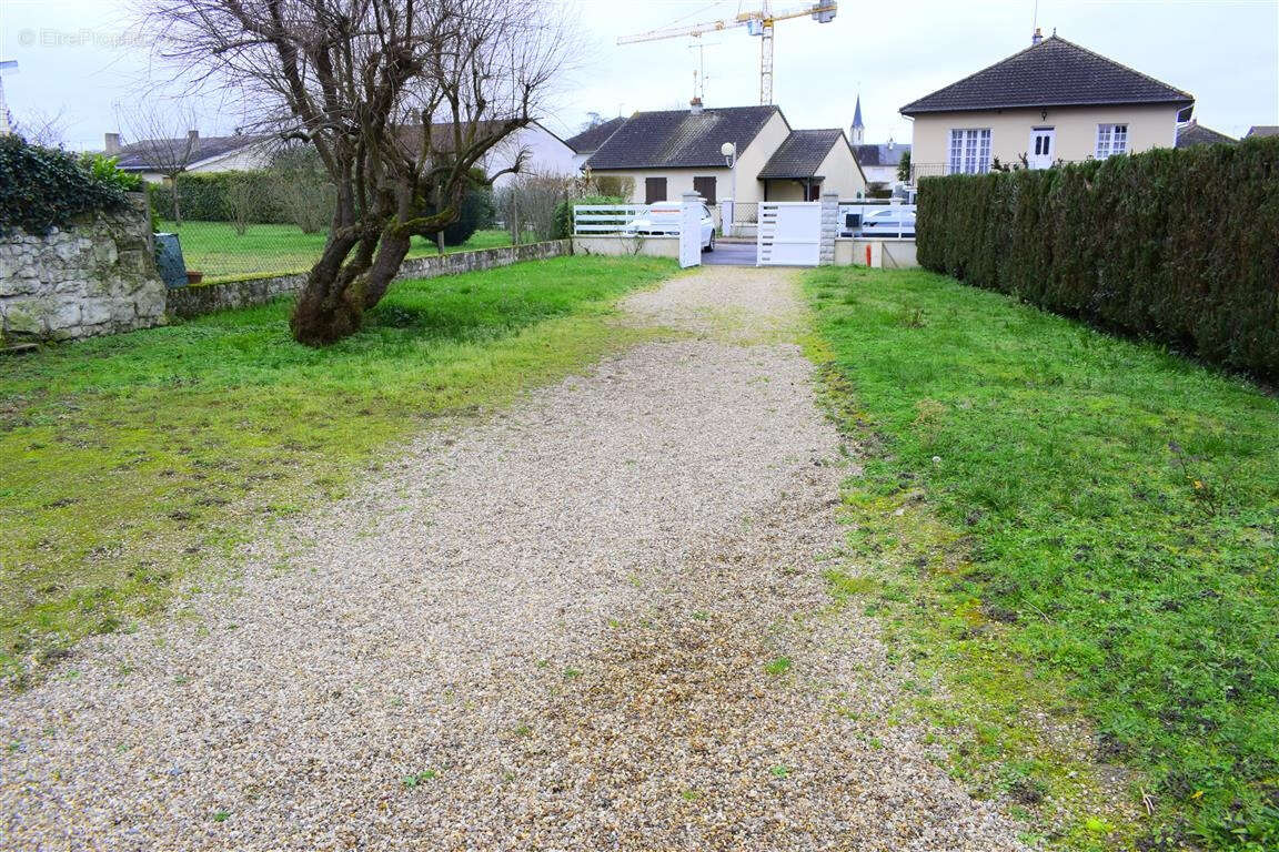 Maison à BEAUMONT-EN-VERON