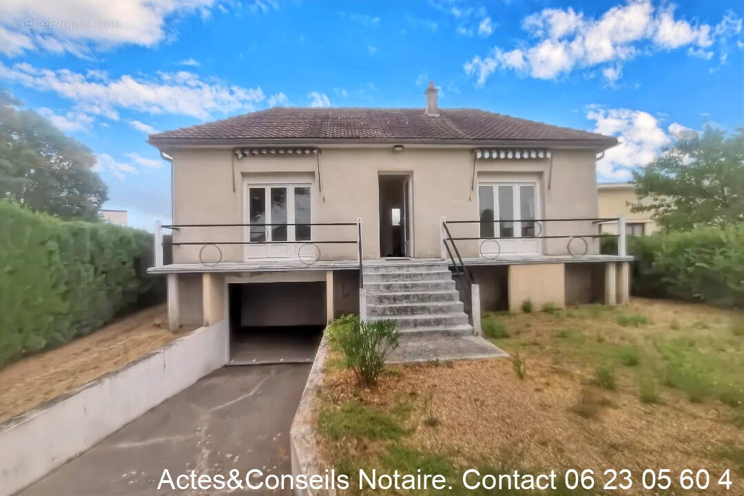 Maison à BEAUMONT-EN-VERON