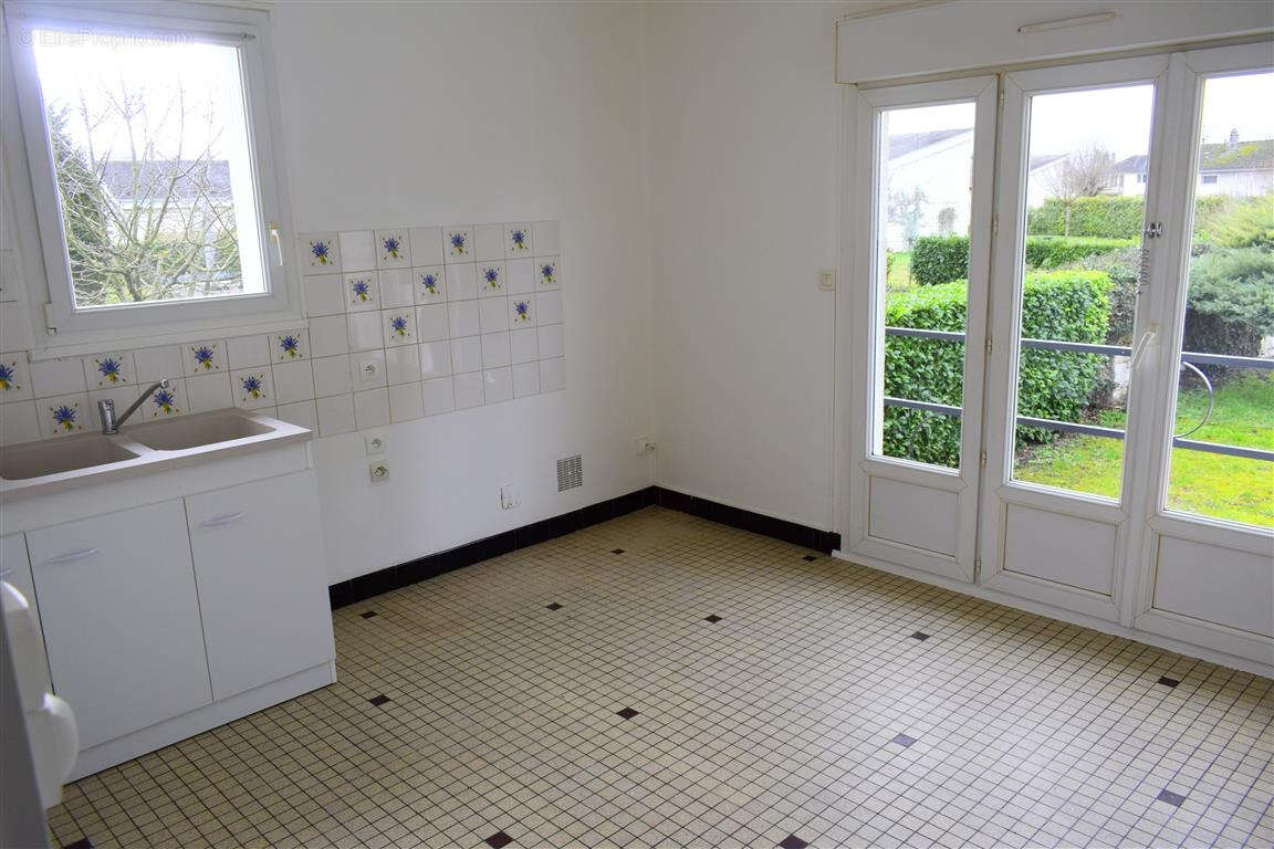 Maison à BEAUMONT-EN-VERON