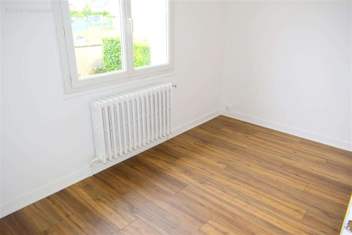 Maison à BEAUMONT-EN-VERON