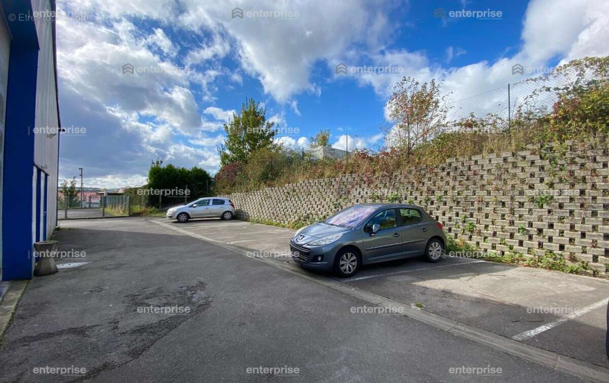 Commerce à TROISSEREUX