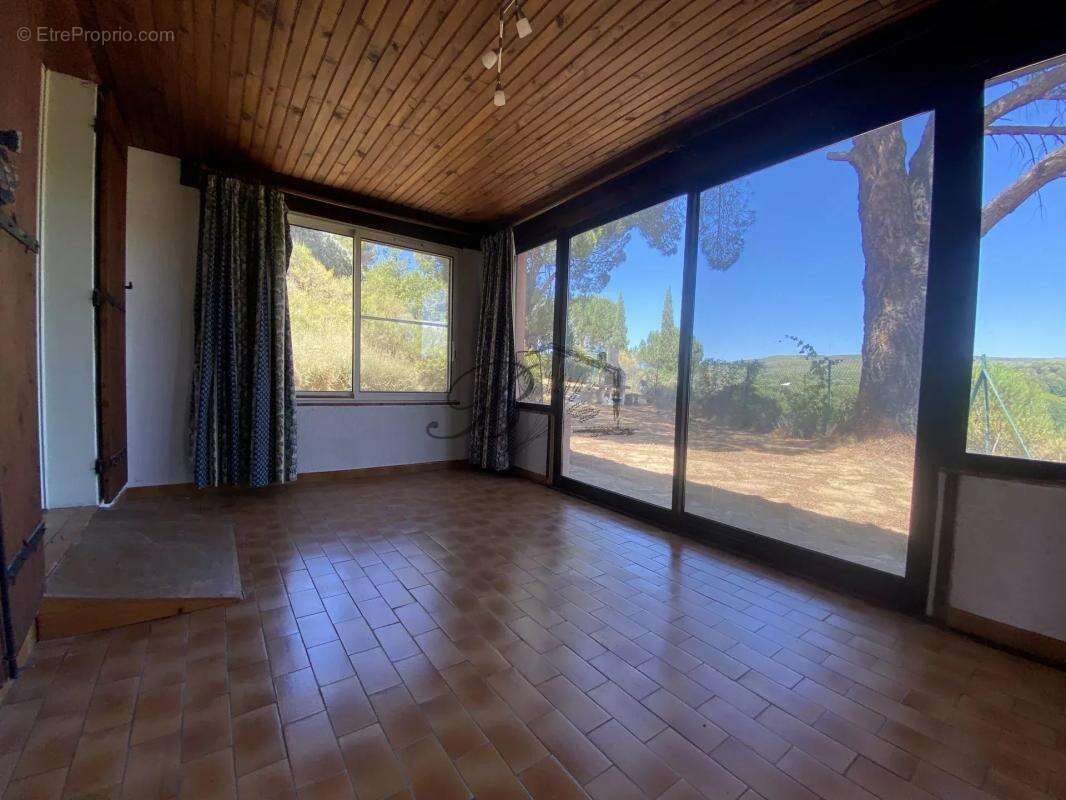 Maison à LA TOUR-D&#039;AIGUES