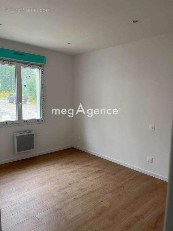 Maison à LE GENEST-SAINT-ISLE