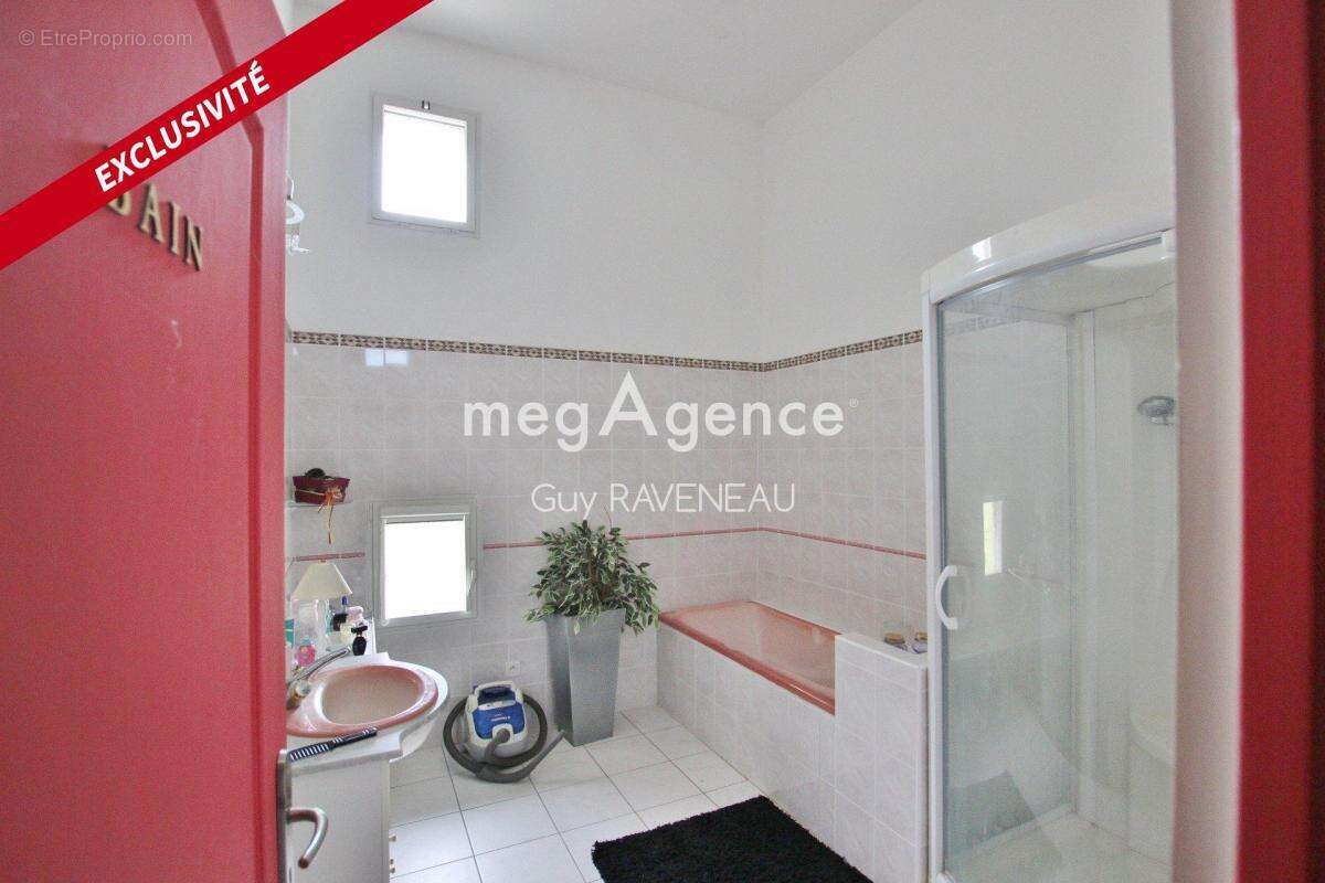 Maison à LONGUE-JUMELLES