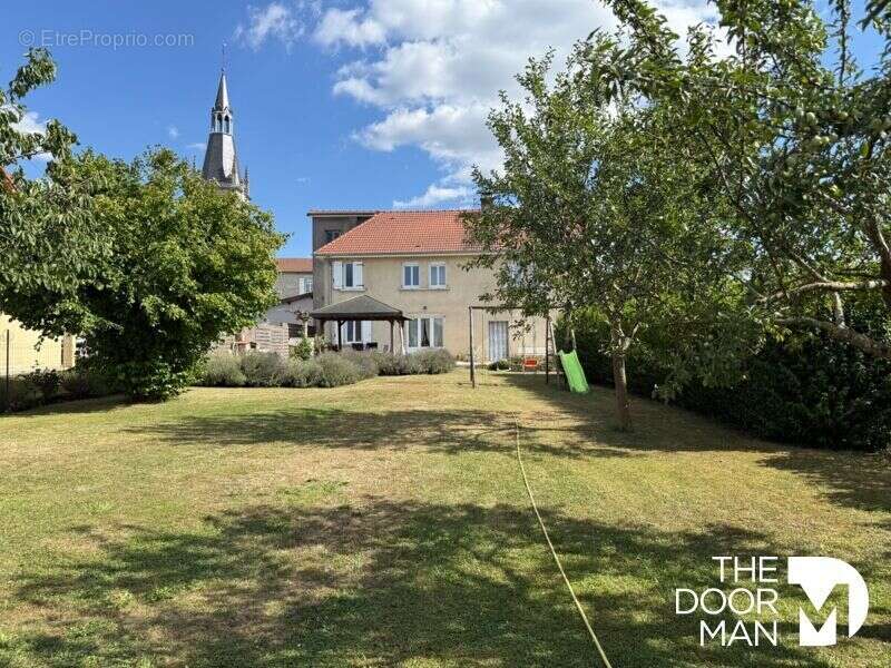 Maison à MARBEVILLE