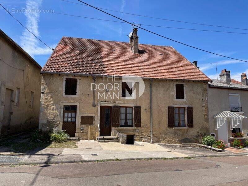 Maison à HUILLIECOURT