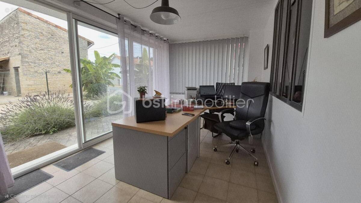 Maison à MAUZE-SUR-LE-MIGNON