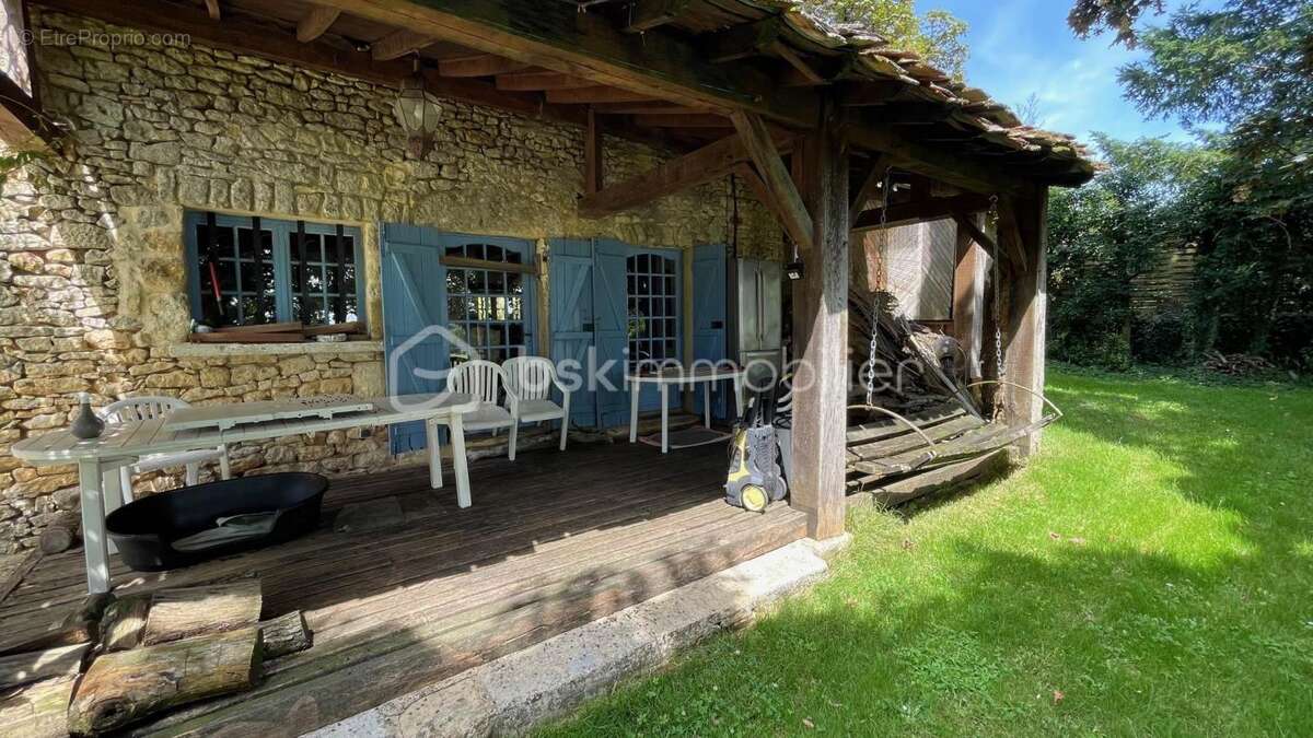 Maison à PRESSIGNAC-VICQ