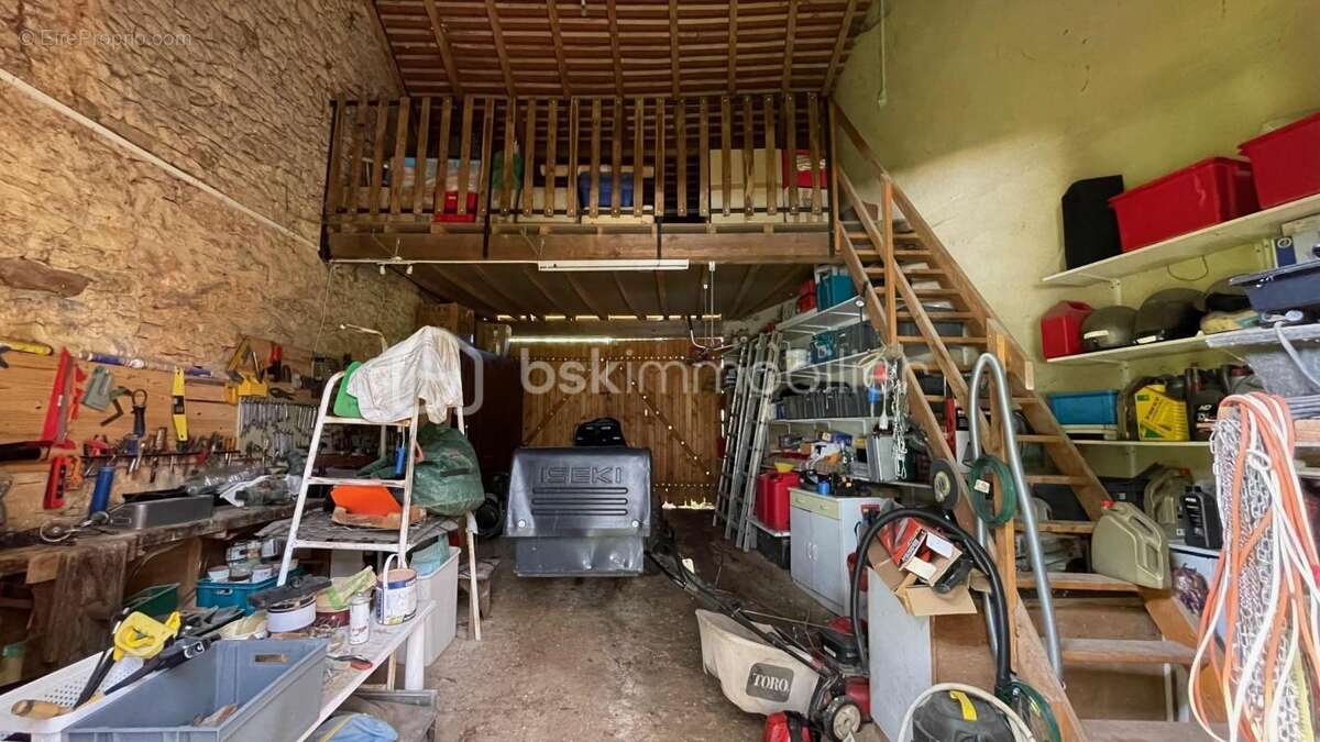 Maison à PRESSIGNAC-VICQ