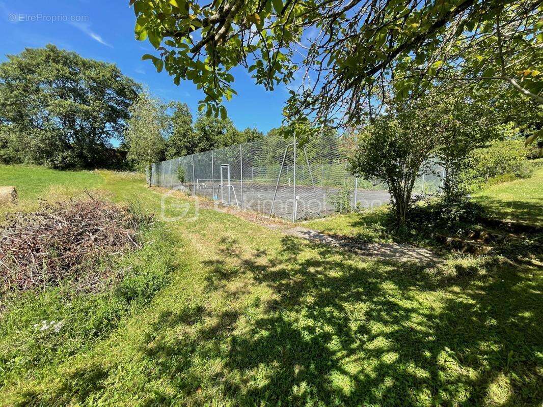 Maison à PRESSIGNAC-VICQ