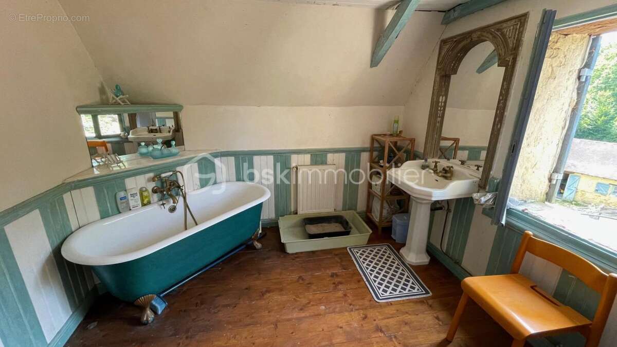 Maison à PRESSIGNAC-VICQ