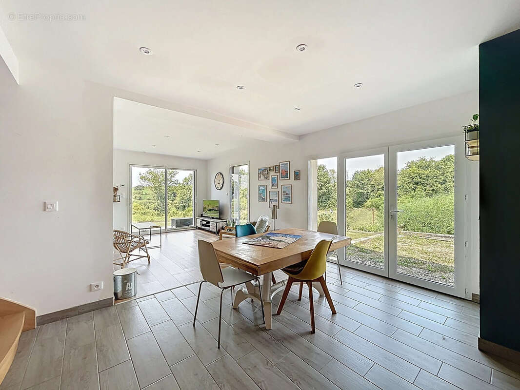 Maison à LES MOITIERS-D&#039;ALLONNE