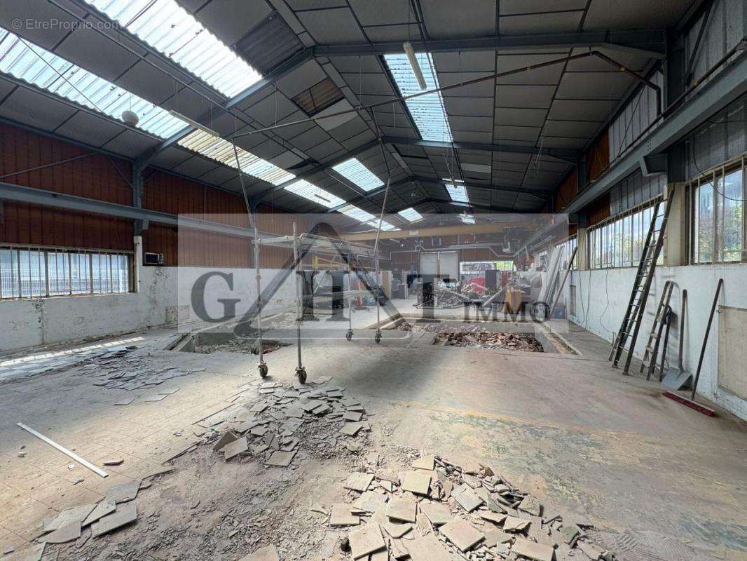 Commerce à CHENNEVIERES-SUR-MARNE