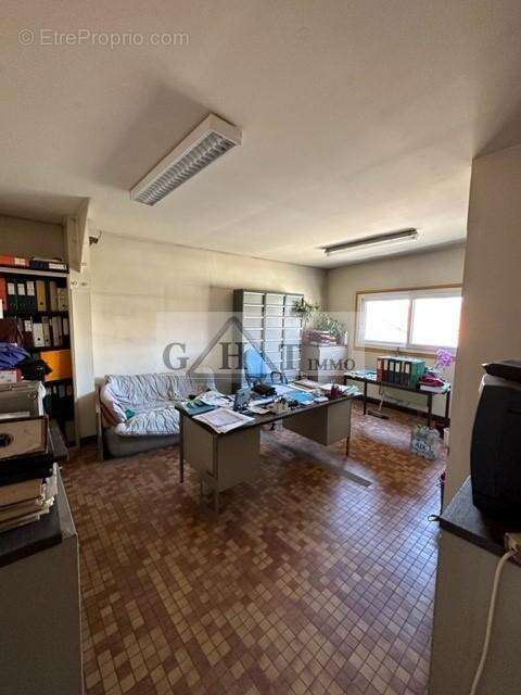 Commerce à MONTREUIL