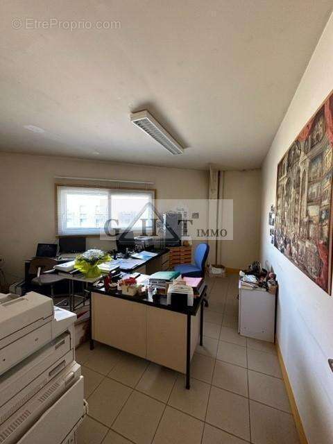 Commerce à MONTREUIL