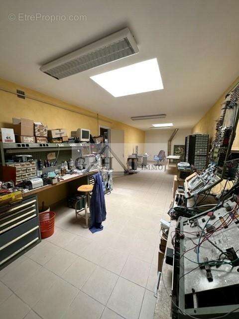 Commerce à MONTREUIL