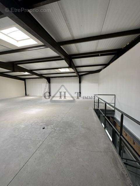 Commerce à MONTREUIL