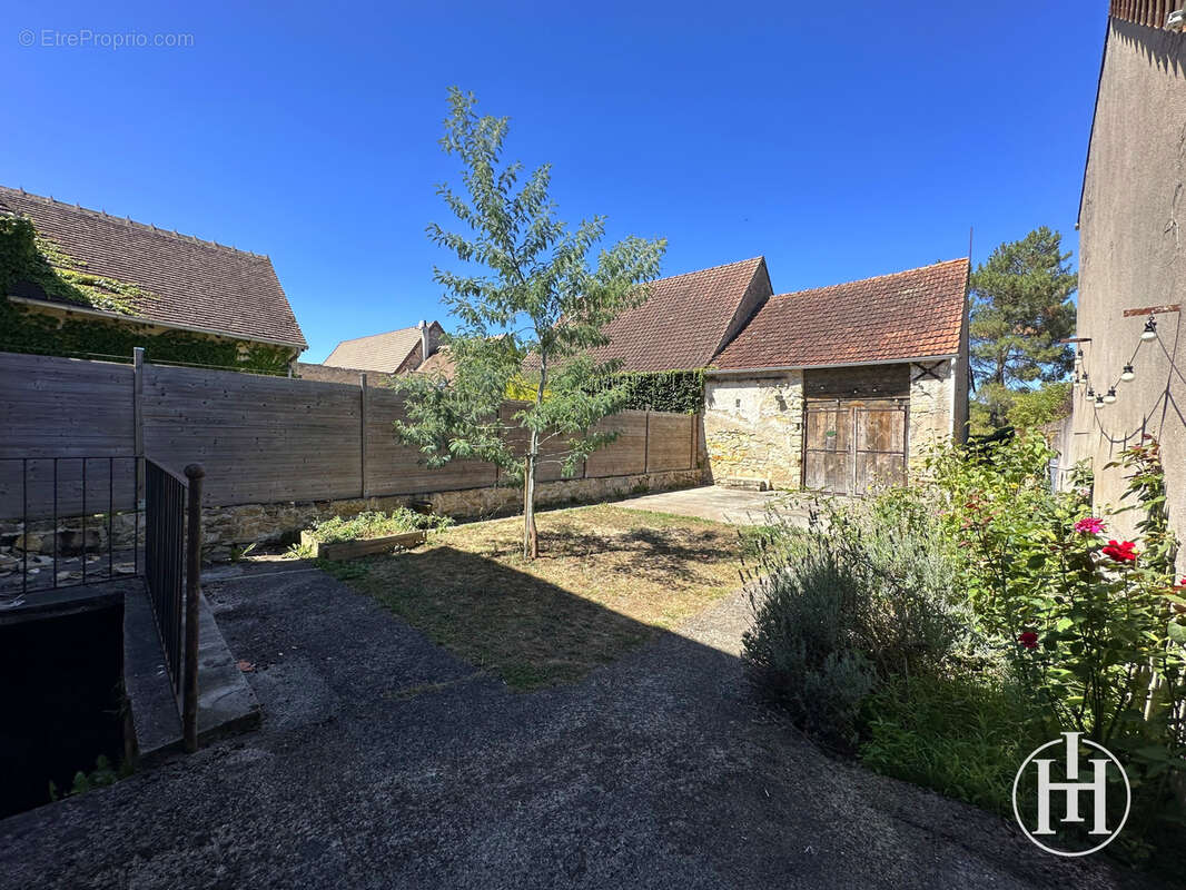 Maison à SAINT-AMAND-MONTROND