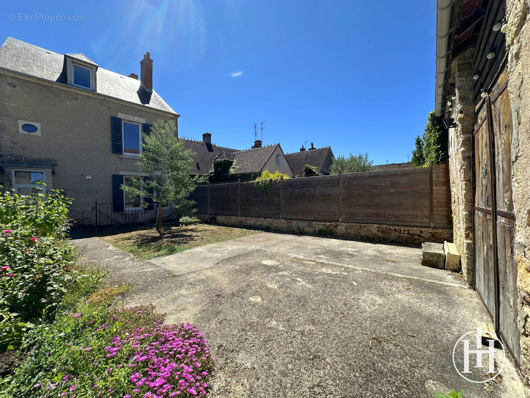 Maison à SAINT-AMAND-MONTROND