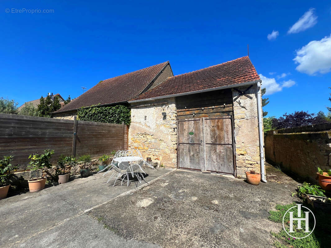 Maison à SAINT-AMAND-MONTROND