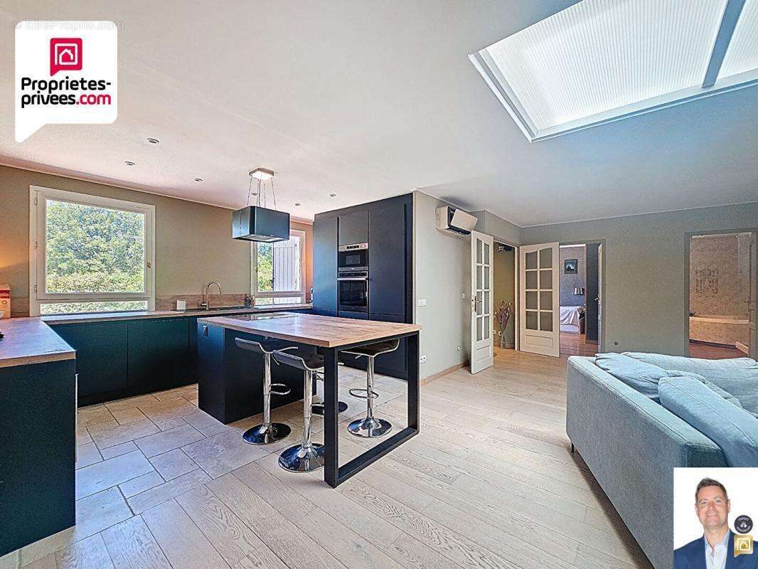 Maison à SAINT-CEZAIRE-SUR-SIAGNE