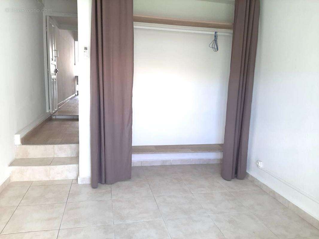 Maison à BAIE-MAHAULT