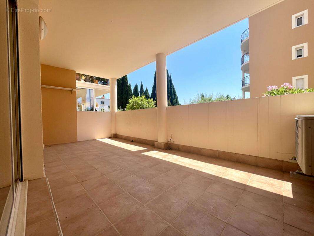 Appartement à HYERES