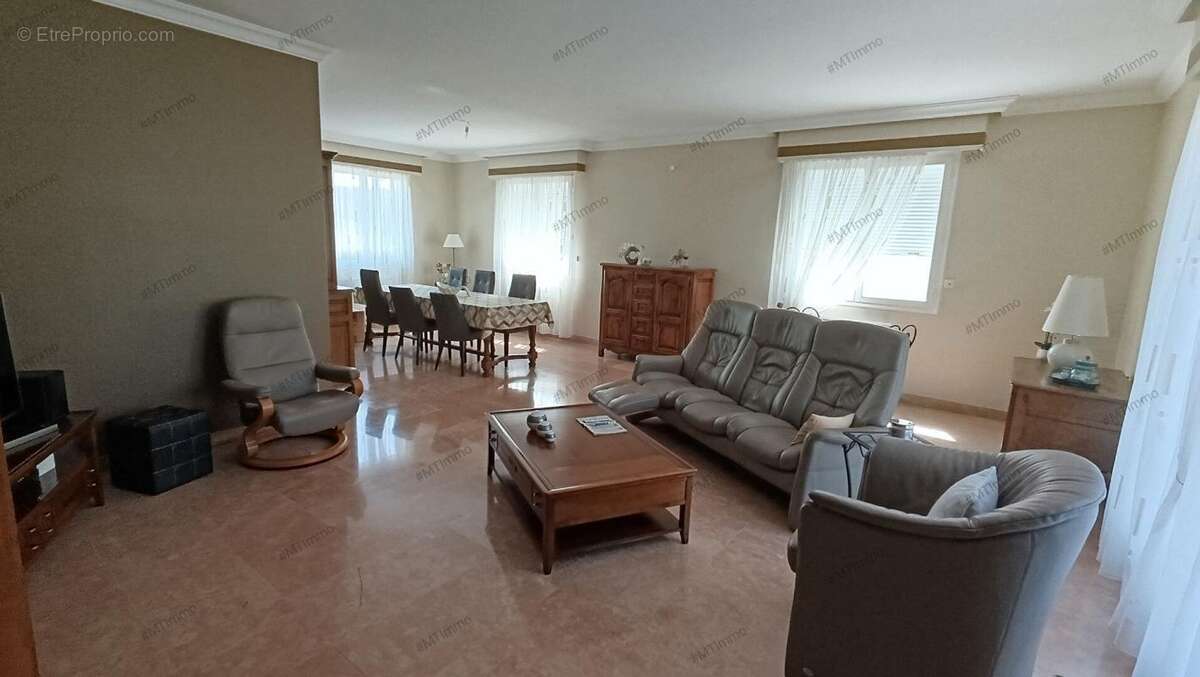 Maison à FERE-CHAMPENOISE