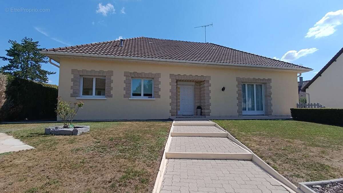 Maison à FERE-CHAMPENOISE