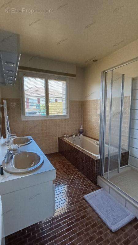 Maison à FERE-CHAMPENOISE