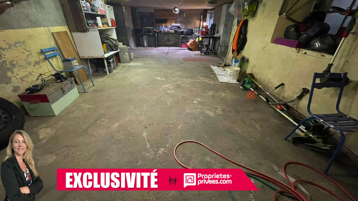 Maison à COURS-LA-VILLE