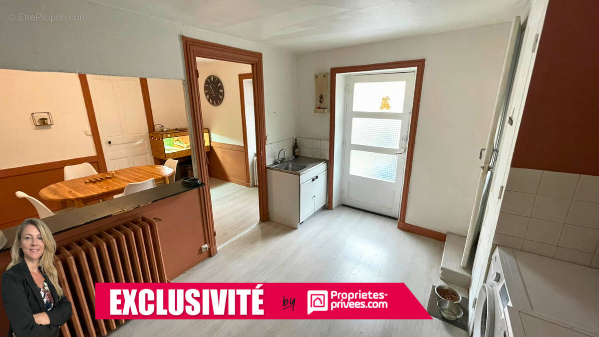 Maison à COURS-LA-VILLE