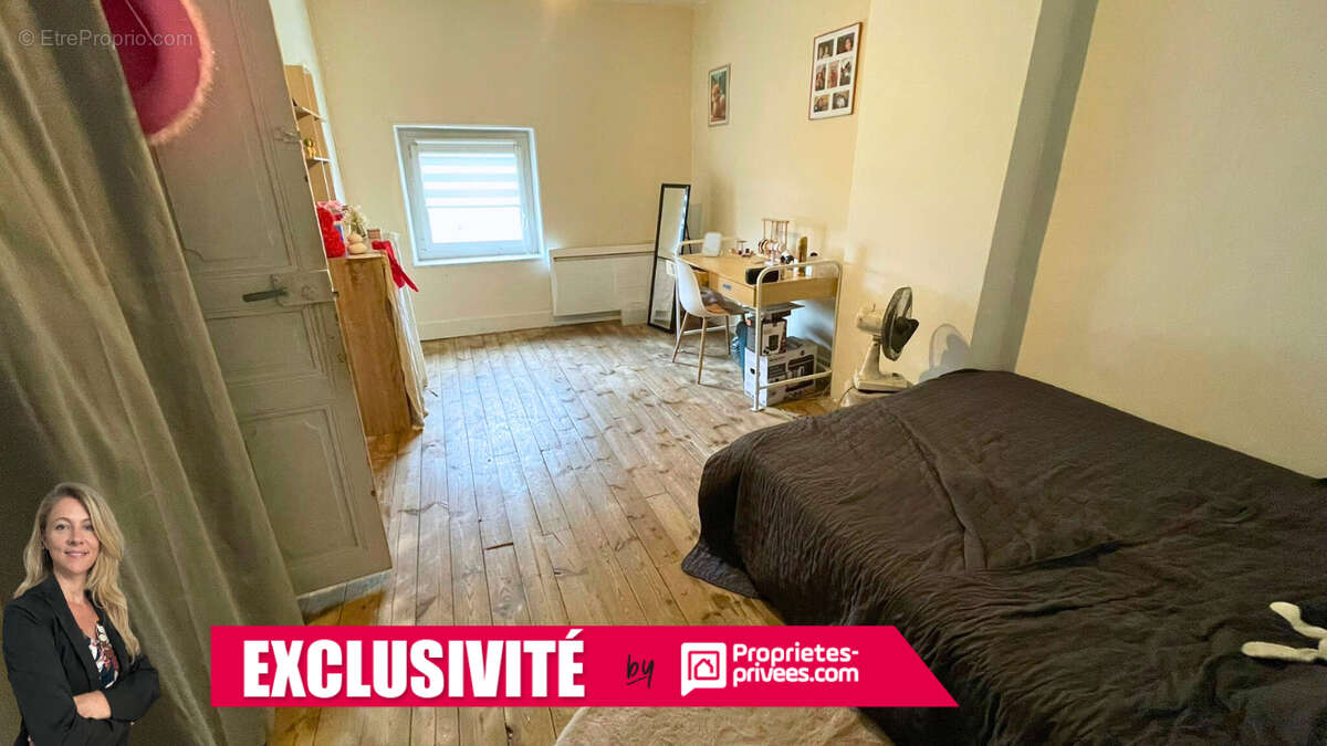 Maison à COURS-LA-VILLE